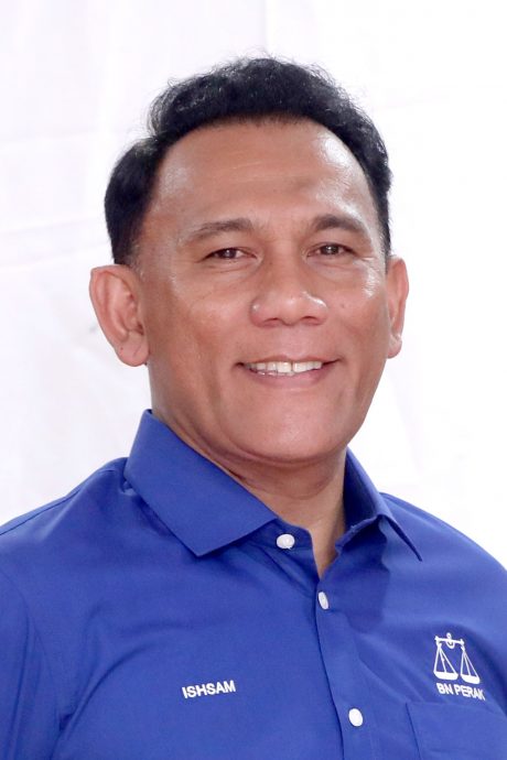 足球友谊赛中途疑心脏病发 亚亦君令州议员希山骤逝