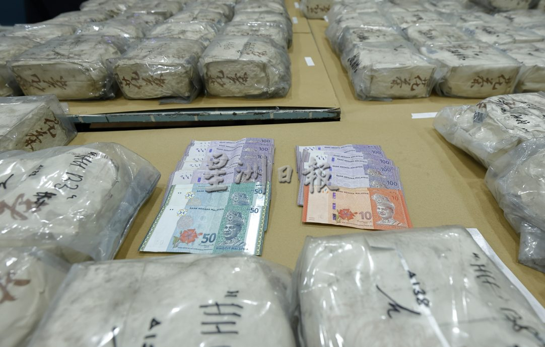 运毒途中发生车祸败露,彭警方起获价值880万令吉冰毒2男落网。