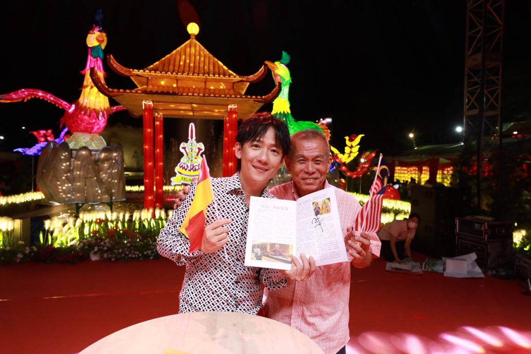 雪新春团拜/ 阿米鲁丁:滨华中学新校地确认