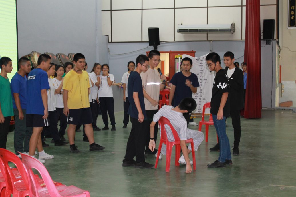 霹：学海学记/校园报道/模拟场景亲身经历  兴中杜绝校园霸凌