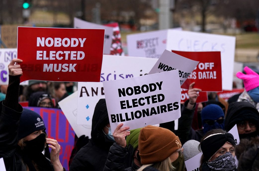 马斯克爆拿政府数据喂AI！瘦身联邦终极目的揭晓：用机器取代人力