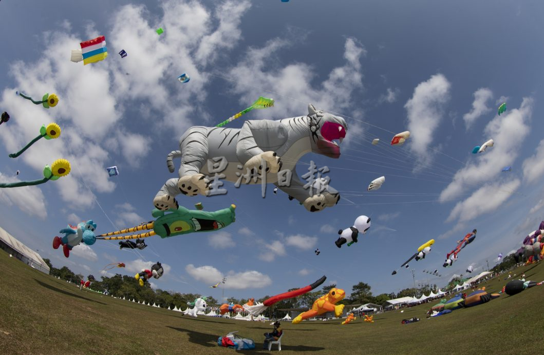 星角摄/跟着风去旅行,来巴西古当风筝山看风筝