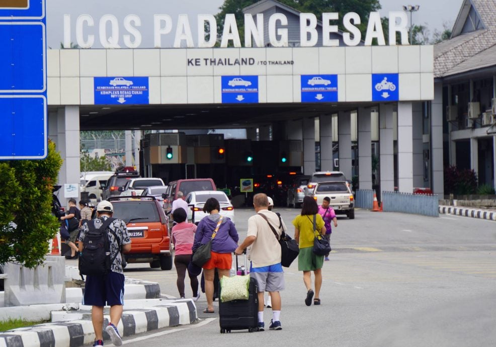 (全国版)赛夫丁突击巴东勿刹关卡,公众投诉柜台不足致关卡长龙