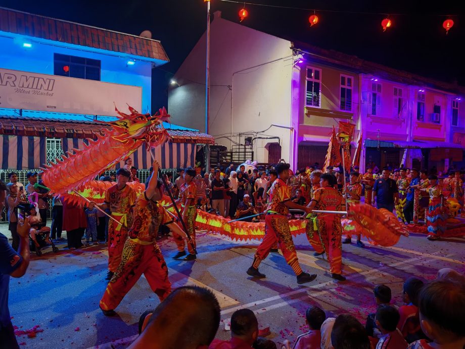 (全国)办新春活动迎来三大民族,阿克马:教育后代认识彼此文化,以便互相尊重