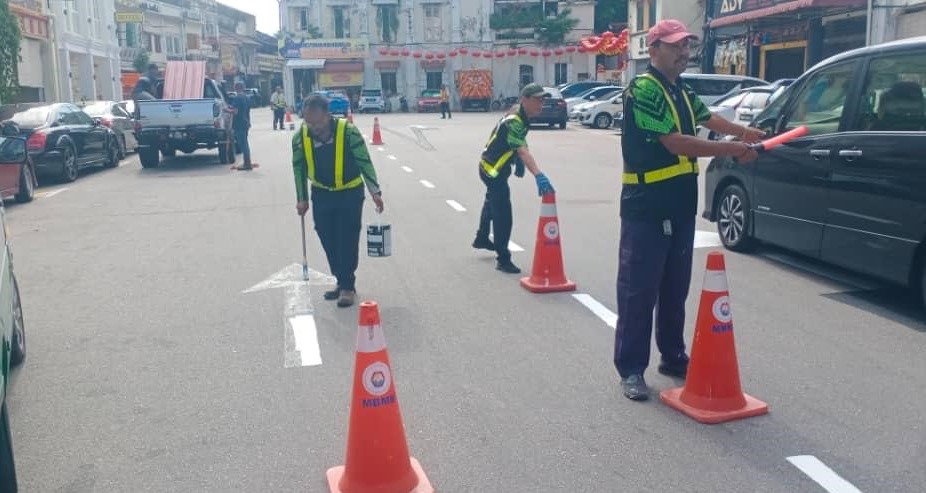 (古城封面副文)市政厅早在三个月前已决定将板底街调整为单向车道