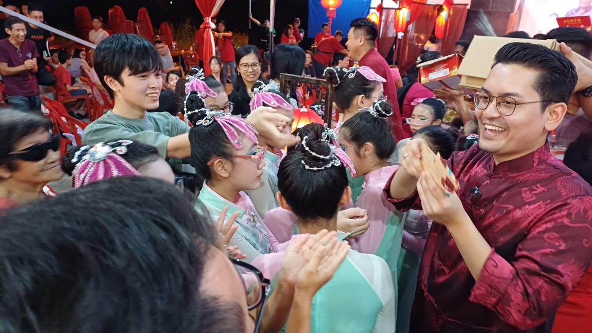 (大北马)主文//莫哈末道菲主办的“大年庆元宵”吸引千人到场支持