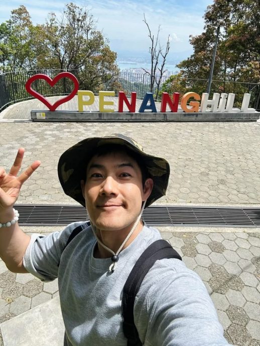 (大北马)台艺人施易男新年与家人访槟