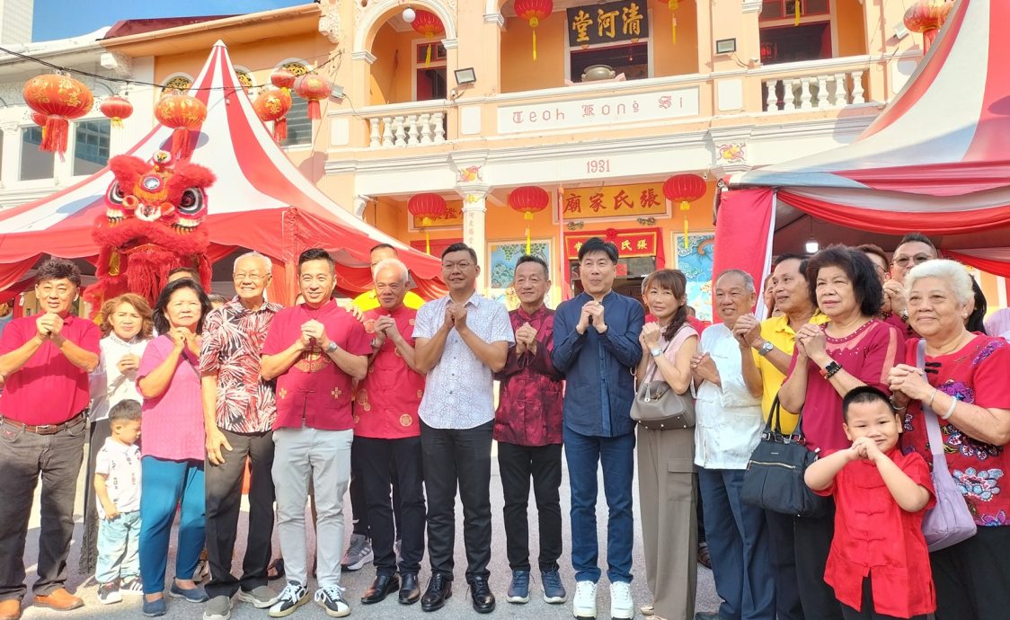 (大北马)槟伊党领袖出席张氏清河堂新春团拜