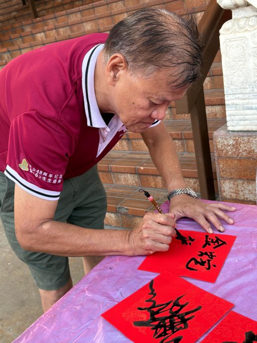 (大北馬)檳華堂舉辦元宵慶典 拋柑許願與民眾互動慶祝傳統節日