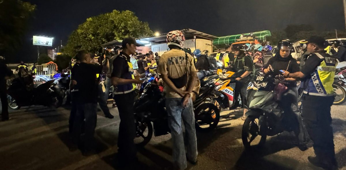 (大北马)槟陆路交通局取缔行动,共截查1083辆摩托车。