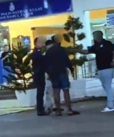 警区总部外怒骂警员视频流传 古来警方捕4男