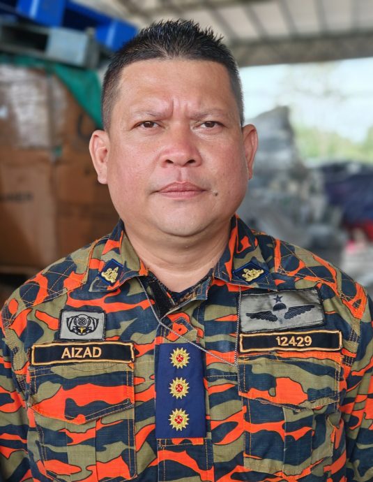 (已签发)柔:火烧废铁厂超过24小时,料今日可完全扑灭火势