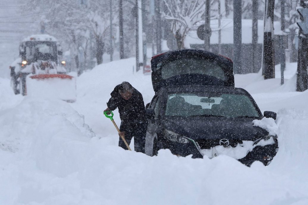 (视频)今冬最强寒流来袭 北海道一夜降雪1公尺 网传暴风雪灾情