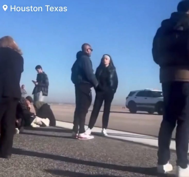 （视频）又爆飞行事故 美联航飞机引擎起火  乘客紧急疏散