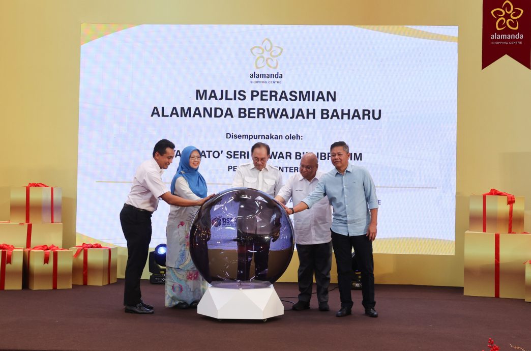 （部分内容已上网∕请取代）领袖滥权致富 采取行动却被指记仇 安华反驳指控