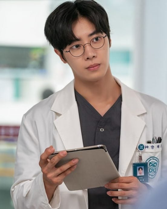 IG关注性感网红惹争议 秋英宇清空追踪名单