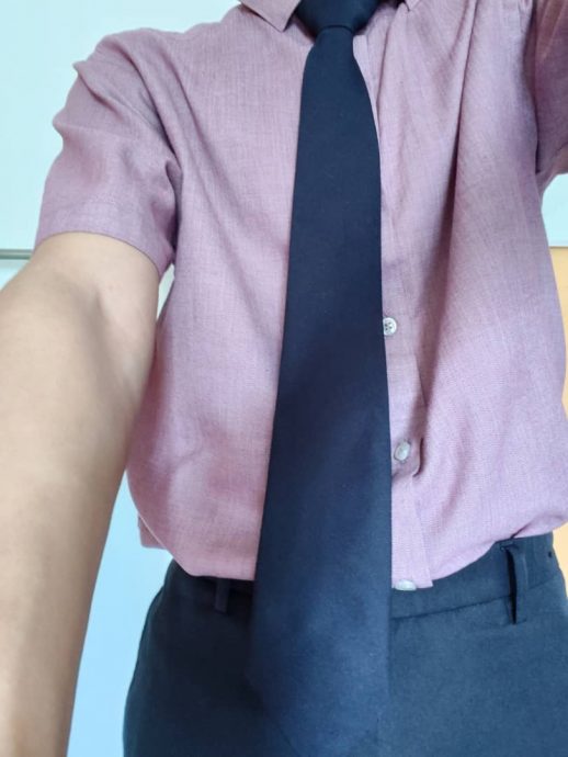 UUM生穿衬衫打领带被拦进考场,有者罚单数额高达50块!