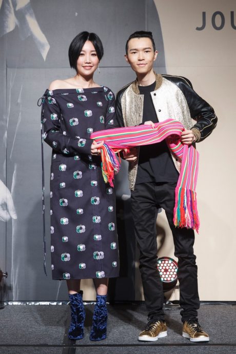 1个月前痛失姐姐大S　小S悼念方大同惹鼻酸