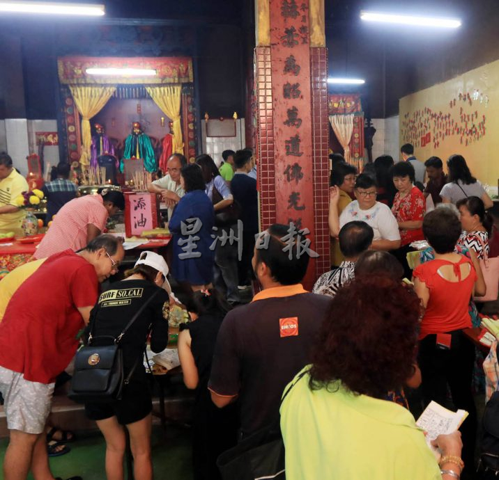 星角摄/惊蛰节:从“暴力击退”到“温和化解”的民俗蜕变