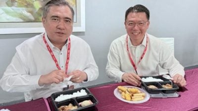 【即时滚动】行动党党选 | 陆兆福倪可敏 一起用餐