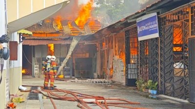 大山脚工业区大火尚未灭  槟岛4工厂又陷火海