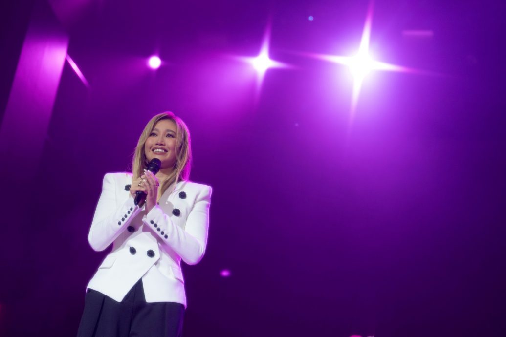 A-Lin唱《特别的人》悼念方大同 哽咽吐“我们会再见”