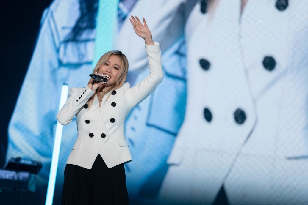 A-Lin唱《特别的人》悼念方大同 哽咽吐“我们会再见”