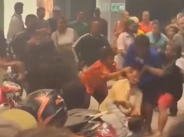 ​视频/泰国百货“排队抢包包大乱斗”众人群殴　品牌宣布无限期停卖