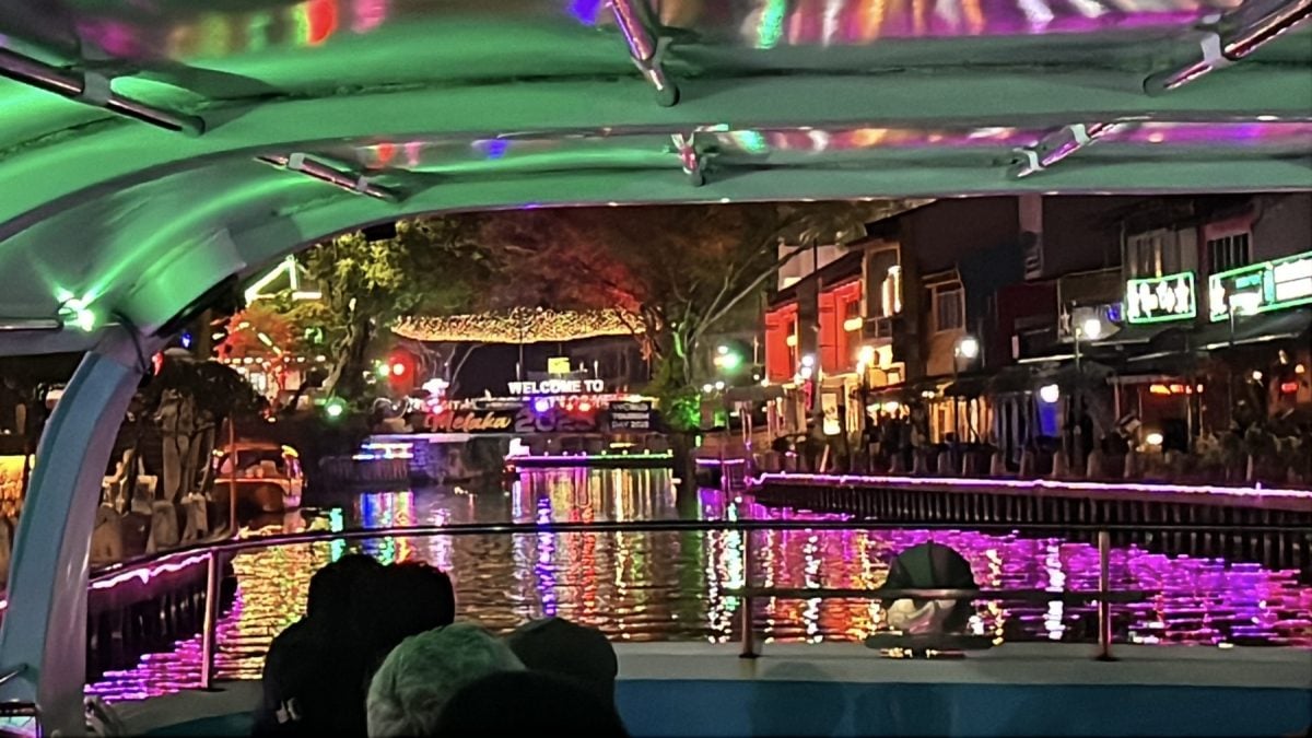 《用眼睛去旅游》：夜游马六甲河