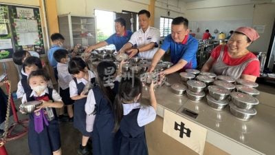 带你去找爱| 鼎华食堂阿姨的爱