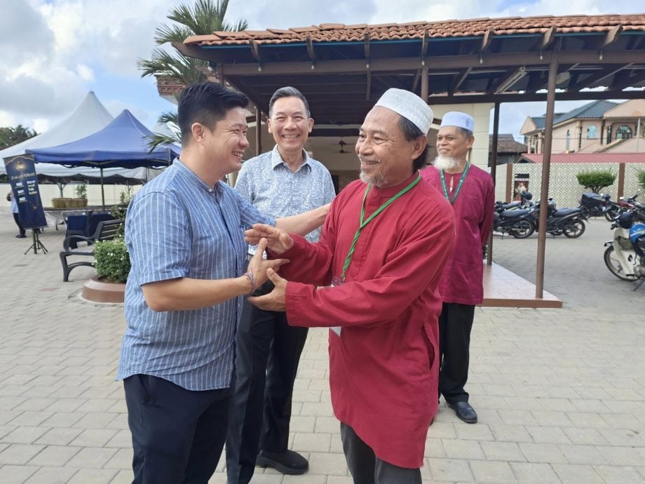 东头：哥市百年扎米穆哈玛迪清真寺（Masjid Jamek Muhammadi）举办斋戒月亲善活动（Program Mahabbah），邀请华社团体代表到清真寺开斋，通过跨种族的交流活动，让非穆斯林对斋戒的意义有更深层的认识。