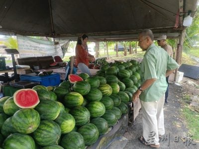 燥热天助解暑  西瓜椰水热销