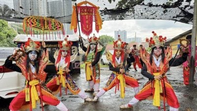 劳勿天圣传香第五队焕发新生机   女官将首打破传统