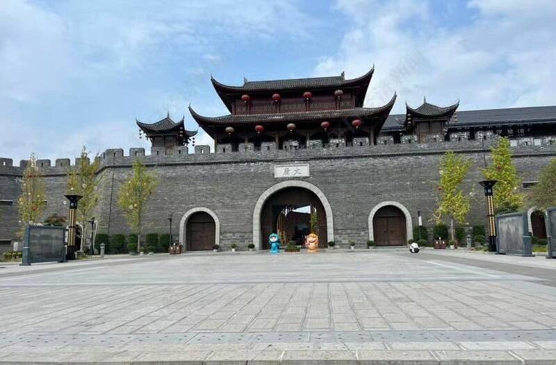 中国一窝蜂打造“仿古城镇” 相似度高游客不爱沦鬼城