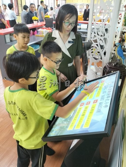 供星洲网:马身华小图书馆经历火劫逾一年半后,如今重新出发