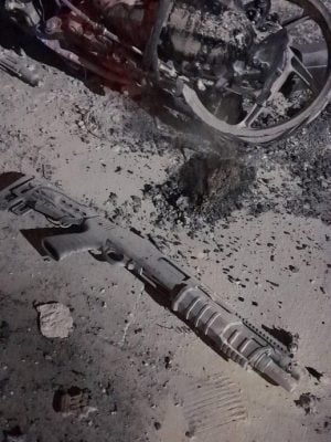 全国:与吉兰丹州只有一河之隔的泰南哥乐镇,昨晚再次发生炸弹爆炸和枪击案。在3个不同地点发生的恐袭事件,已造成2死8伤的惨剧,爆炸巨响甚至传到丹州的兰斗班让区。