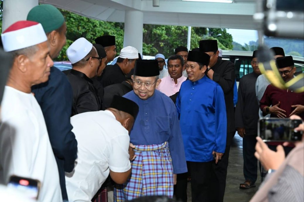 全国：东姑拉沙里认为，政府应该制定新的法律来限制政党在党选或选举中所使用的金钱，以避免金钱政治。