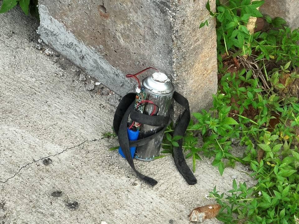 全国：泰南也拉县布迪区的一支电线杆，被人发现在柱杆处绑了疑是爆炸物的可疑物品。接著又在附近2个位置发现类似的装置。