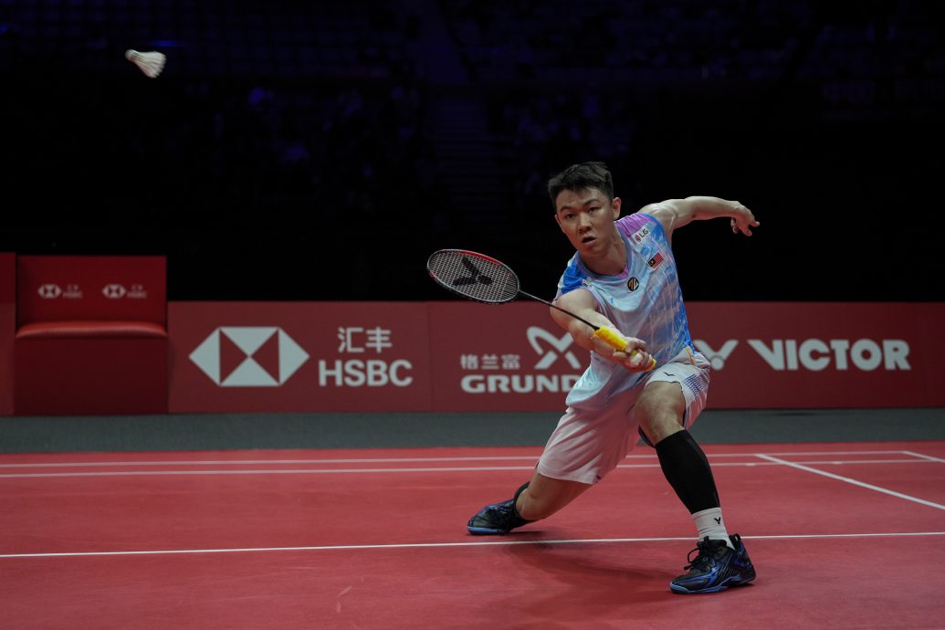 全英羽球超级1000赛| 王友福支招李梓嘉 “聪明应对,速战速决”