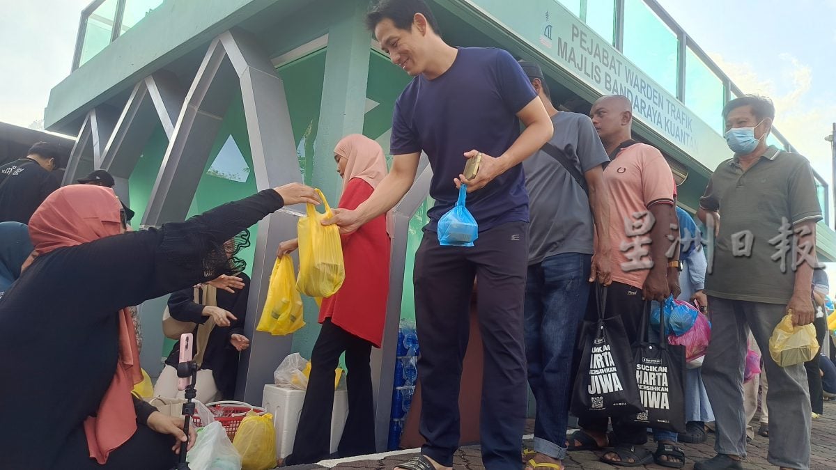 暖势力:一群妈妈志愿者派食物温暖人心 减轻负担