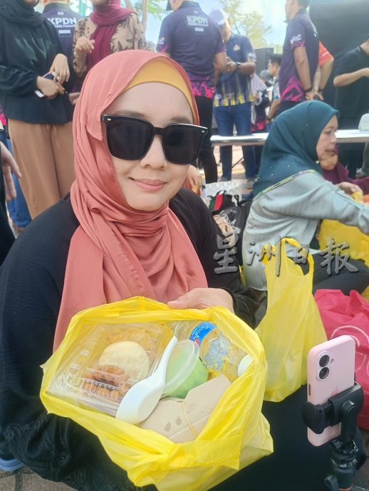 暖势力:一群妈妈志愿者派食物温暖人心 减轻负担