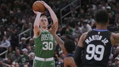 单季有4人单场轰9个三分球  绿衫军创造NBA新纪录