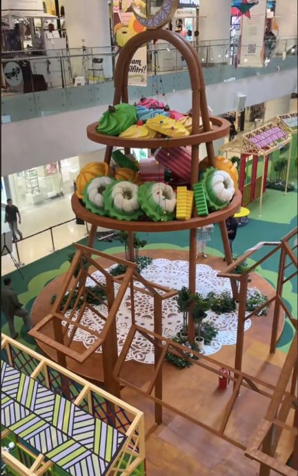 商场开斋节装饰争艳斗丽 糕点造型逼真网民看了想吃