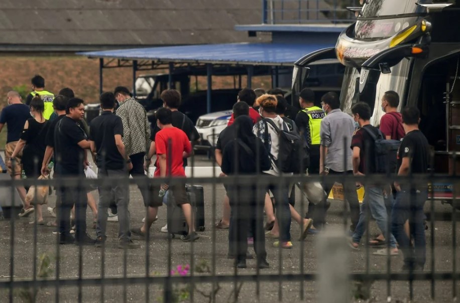 多国联手打诈 泰缅边境诈骗园区仍有10万人工作