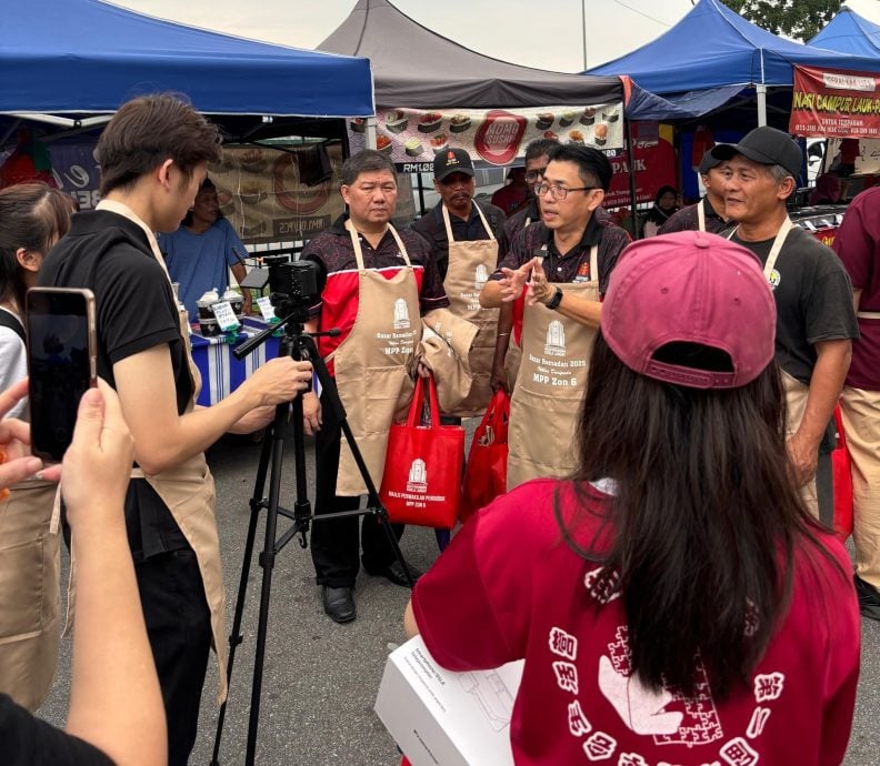 大都会：瓜冷市议员杨克勤携手地方领袖走访斋戒月市集