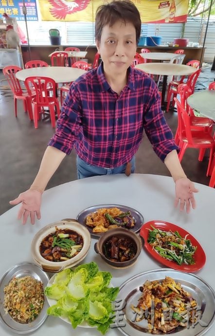 大霹雳封底主文/【人气美食】/阿妹海鲜肉骨茶真棒 渔村上岸海鲜添美味