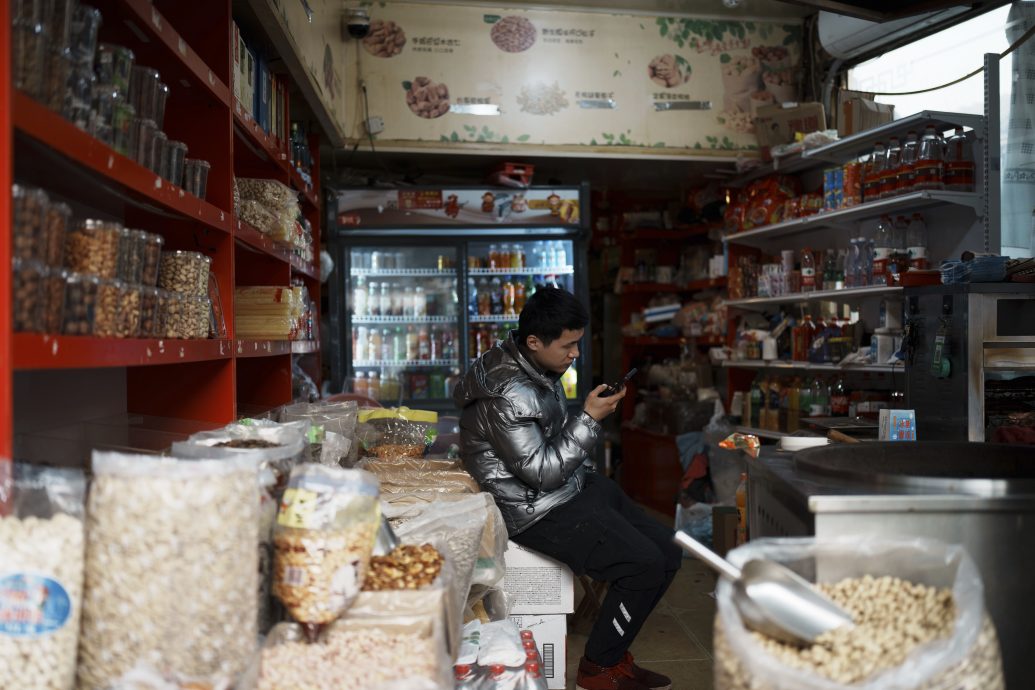 天下事主文)中国军方警告台独:闹得越欢脖子上绳索会勒得越紧