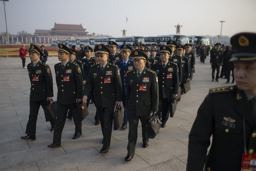 天下事主文)中国军方警告台独:闹得越欢脖子上绳索会勒得越紧