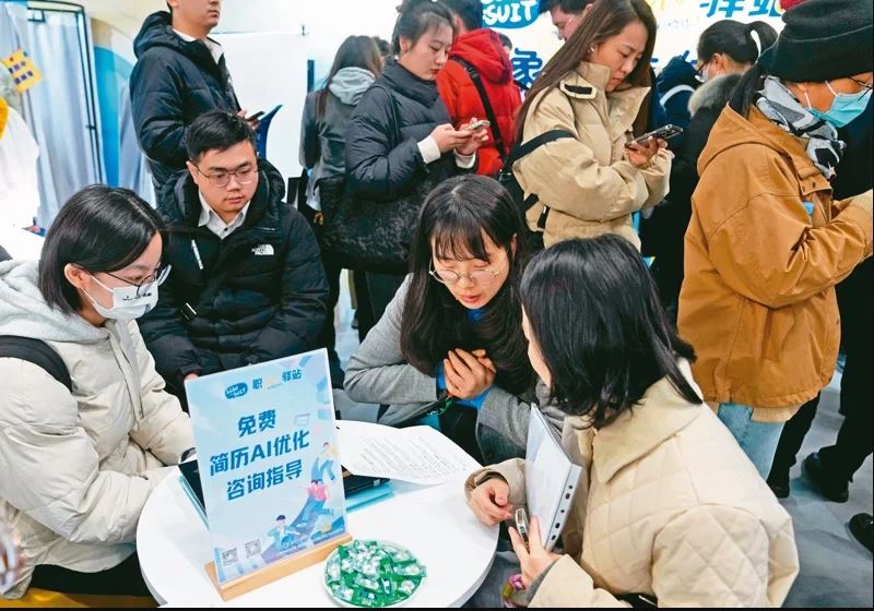 天下事主文)中国军方警告台独:闹得越欢脖子上绳索会勒得越紧