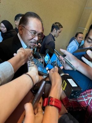 安华祝贺火箭新领导层 对内阁改组不予置评